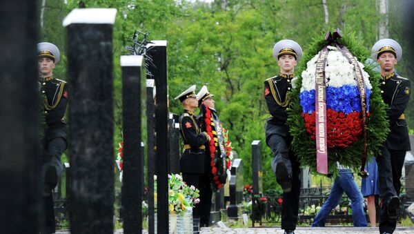 Homenaje a las víctimas de la catástrofe del submarino nuclear Kursk en San Petersburgo - Sputnik Mundo
