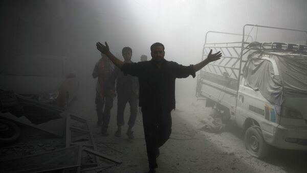 Al menos 50 muertos por bombardeo en las afueras de Damasco - Sputnik Mundo