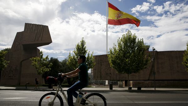 Bandera de España en Madrid - Sputnik Mundo