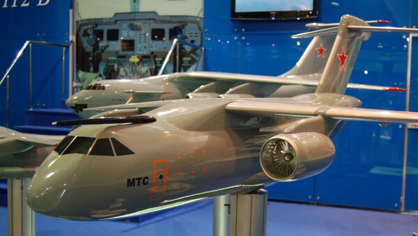 La maqueta del avión de transporte militar de clase media MTA, actualmente rebautizado Il-276 - Sputnik Mundo
