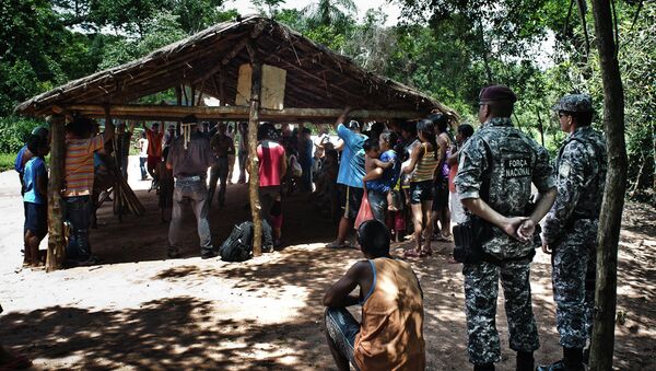 El Ejército de Brasil actúa en el conflicto entre indígenas y granjeros en Mato Grosso - Sputnik Mundo