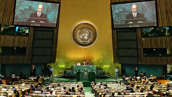 Presidente de Rusia, Vladímir Putin,  interviene en la Asamblea General de la ONU en 2005 - Sputnik Mundo