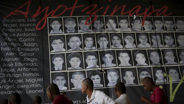 Retratos de los 43 estudiantes desaparecidos en Ayotzinapa - Sputnik Mundo