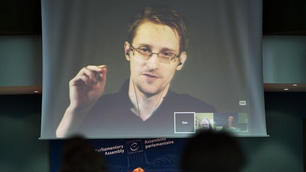 Edward Snowden, exagente de los servicios secretos de EEUU - Sputnik Mundo