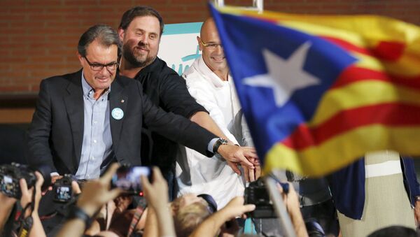 Los candidatos de la coalición electoral 'Junts Pel Sí' formada por los partidos cuyo objetivo es la declaración de la independencia de Cataluña - Sputnik Mundo