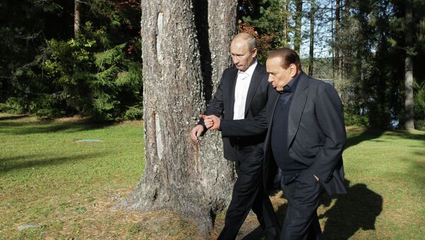 Vladimir Putin y Silvio Berlusconi (archivo) - Sputnik Mundo