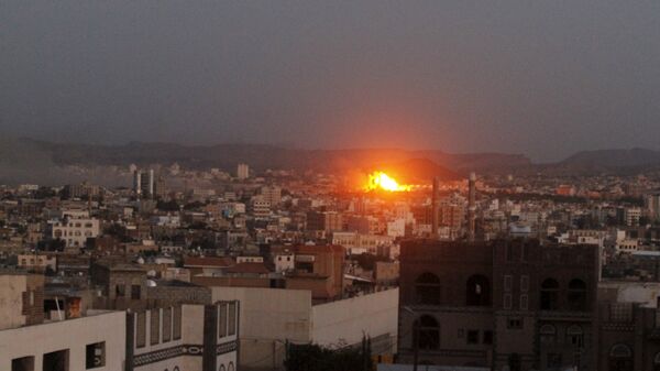 Explosión en la capital yemení de Saná - Sputnik Mundo