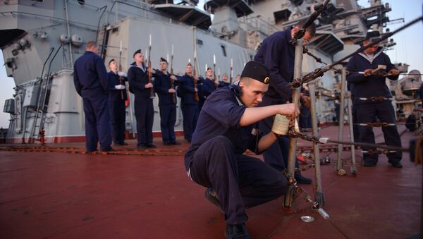 Marineros del crucero portamisiles nucleares Pedro el Grande en Tartus - Sputnik Mundo