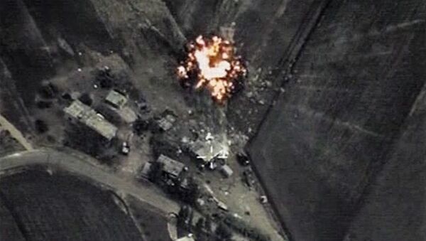 Ataques aéreos de Rusia contra objetivos del EI - Sputnik Mundo