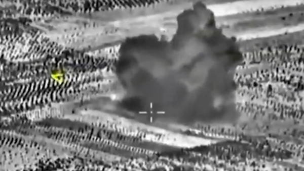 Aviones rusos (Su-34) realizan 14 salidas en Siria en la misión anti-EI - Sputnik Mundo
