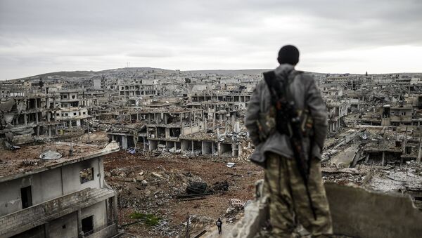 Combatiente kurdo en la ciudad siria de Kobane (Archivo) - Sputnik Mundo