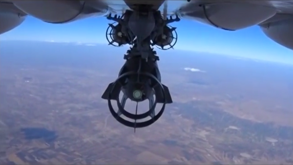 Ataque aéreo de Rusia sobre un objetivo del EI - Sputnik Mundo
