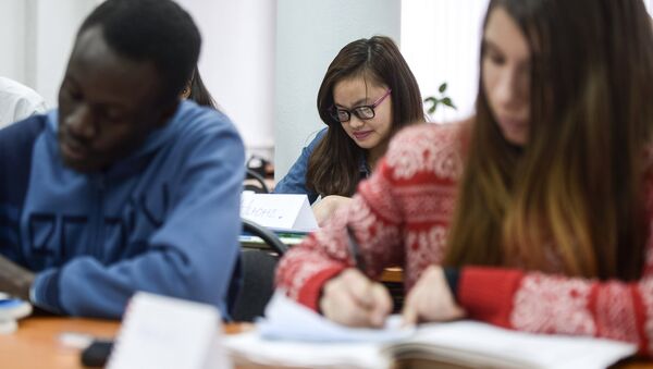 Rusia ofrecerá en 2016 unas 15.000 becas para estudiantes extranjeros - Sputnik Mundo