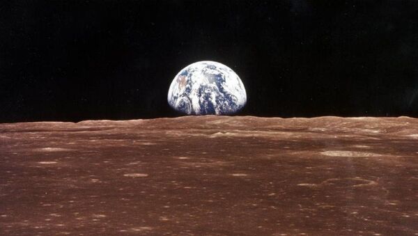 Вид на землю с луны во время экспедиции экипажа Аполлон 11 - Sputnik Mundo