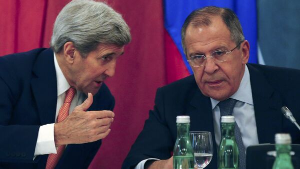 Secretario de Estado de EEUU, John Kerry, y ministro de Asuntos Exteriores ruso, Serguéi Lavrov - Sputnik Mundo