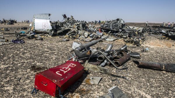 Los restos del avión ruso A321 siniestrado en la peninsula de Sinaí - Sputnik Mundo