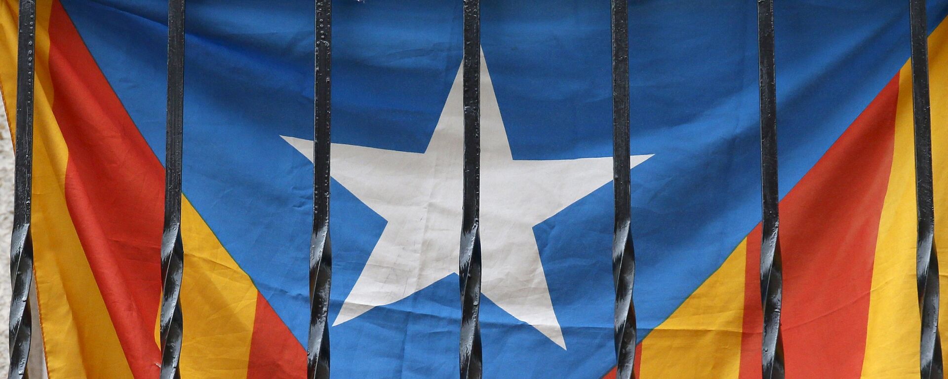 'Estelada', bandera de Cataluña en un balcón en Barcelona - Sputnik Mundo, 1920, 22.06.2021