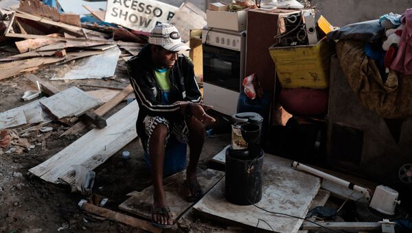 Persona sin hogar en Río de Janeiro, Brasil - Sputnik Mundo