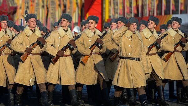 Marcha solemne dedicada a la histórica parada de 1941 en Moscú - Sputnik Mundo