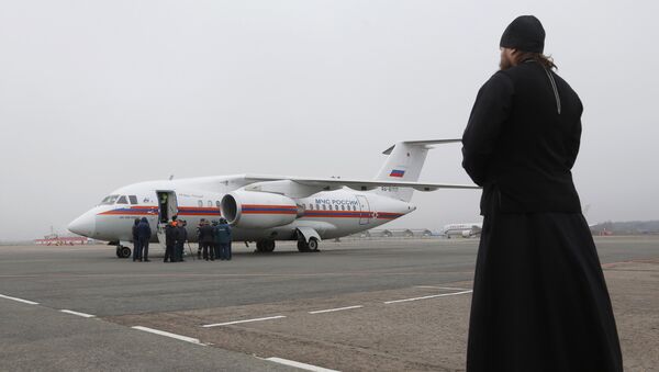 Cuerpos de los pasajeros del A321 siniestrado en Egipto llegan al aeropuerto Púlkovo - Sputnik Mundo