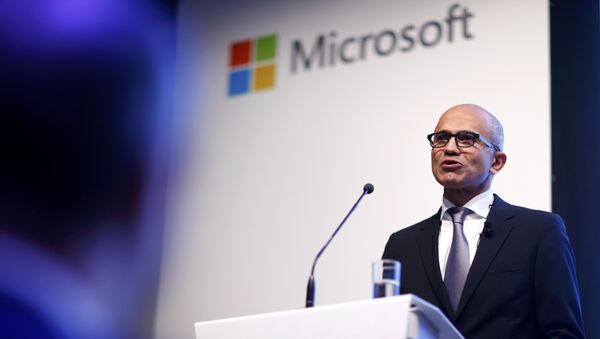 CEO de Microsoft Satya Nadella en la presentación de la estrategia de almacenamiento en nube de Microsoft en Alemania - Sputnik Mundo