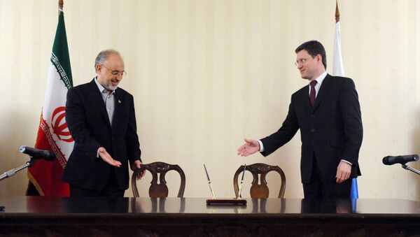 Ministro iraní de Asuntos Exteriores Alí Akbar Salehi y ministro ruso de Energía Alexandr Nóvak - Sputnik Mundo