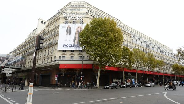 Una amenaza de atentado en el almacén Galeries Lafayette en París - Sputnik Mundo