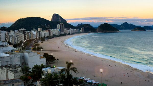 Encuentran un cuerpo descuartizado en la playa de Copacabana de Río de Janeiro - Sputnik Mundo
