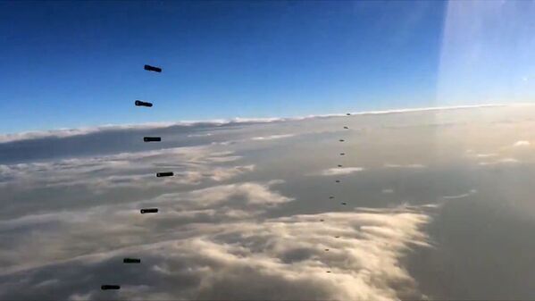 Los ataques aéreos rusos contra las posiciones de los terroristas en Siria - Sputnik Mundo