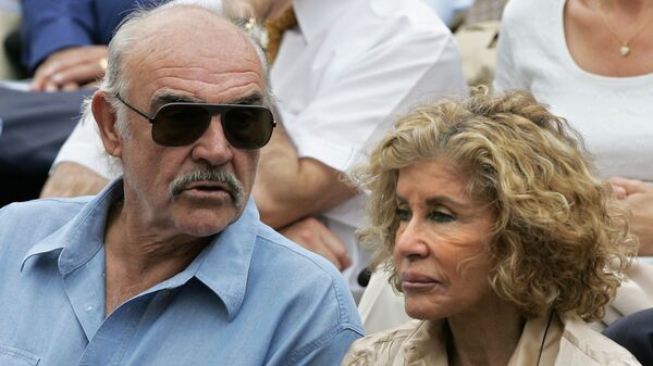 Sean Connery, junto a su mujer Micheline Roquebrune - Sputnik Mundo