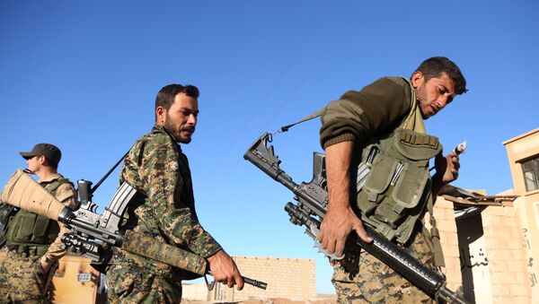 Milicianos kurdos de las Fuerzas Democráticas Sirias (archivo) - Sputnik Mundo
