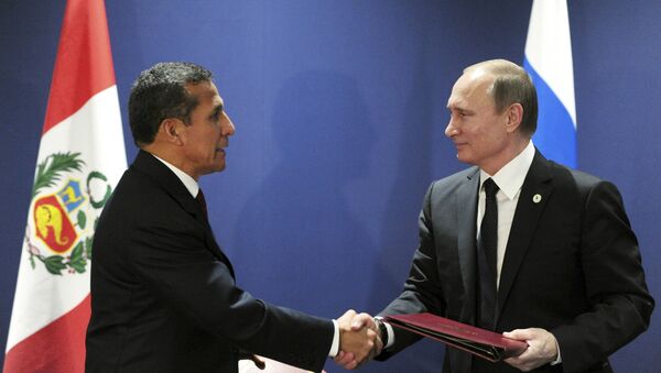 Presidente de Perú, Ollanta Humala y presidente de Rusia, Vladímir Putin - Sputnik Mundo