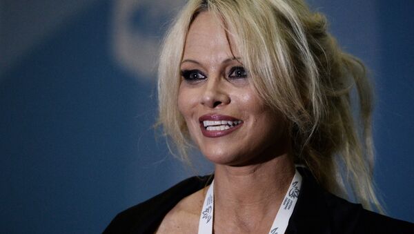 Pamela Anderson, actriz estadounidense - Sputnik Mundo