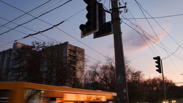 Desmienten que Ucrania haya reanudado el suministro de electricidad a Crimea - Sputnik Mundo