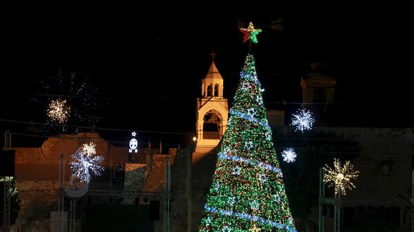 Árbol de Navidad gigante en la plaza del Pesebre en Belén (archivo) - Sputnik Mundo