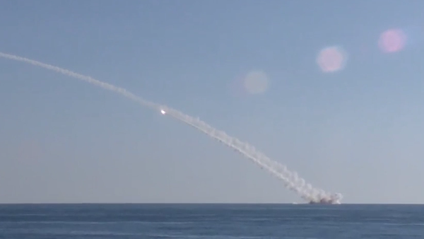 Rusia ataca a Daesh con misiles Kalibr lanzados desde submarino - Sputnik Mundo