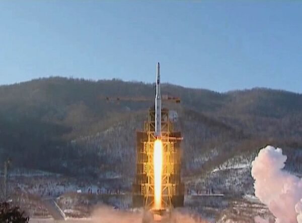 Lanzamiento del cohete portador norcoreano Unha-3 Lanzamiento del cohete portador norcoreano Unha-3 - Sputnik Mundo