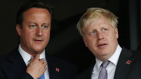 Primer ministro de Reino Unido, David Cameron, y el ex alcalde de Londres, Boris Johnson - Sputnik Mundo