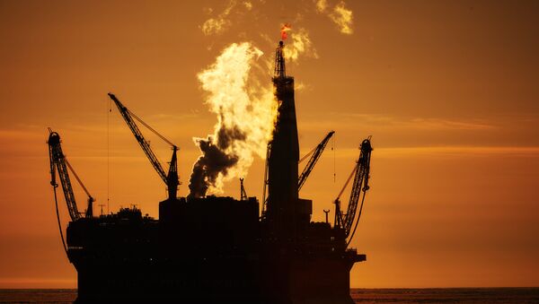 Plataforma petrolera marítima Prirazlomnaya en Rusia - Sputnik Mundo