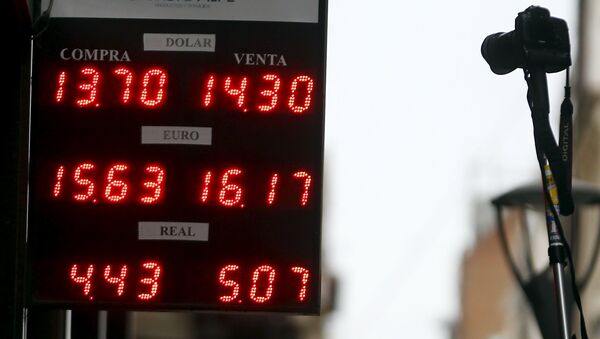 Devaluación del peso argentino - Sputnik Mundo