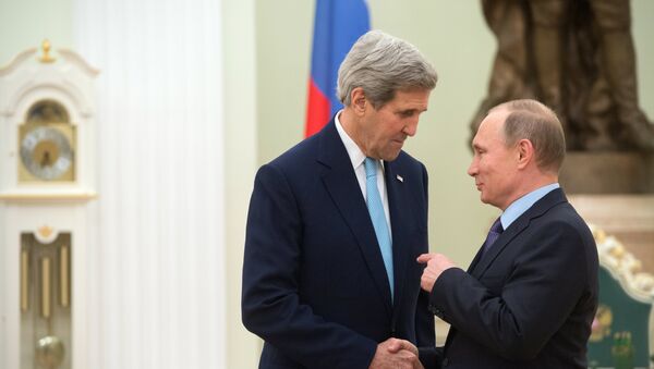Secretario de Estado de EEUU, John Kerry y presidente de Rusia, Vladímir Putin (archivo) - Sputnik Mundo