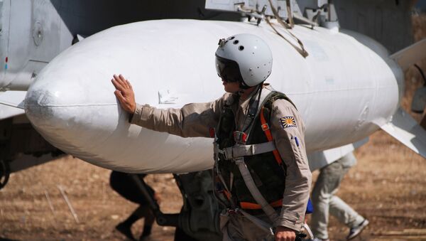 Piloto ruso en la base áerea de Hmeymim - Sputnik Mundo