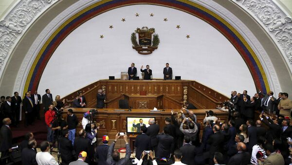 Henry Ramos (centro), presidente del parlamento de Venezuela - Sputnik Mundo
