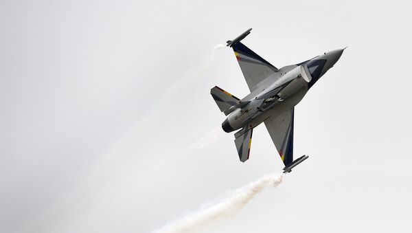 Caza F-16 de las Fuerzas Aéras de Bélgica - Sputnik Mundo