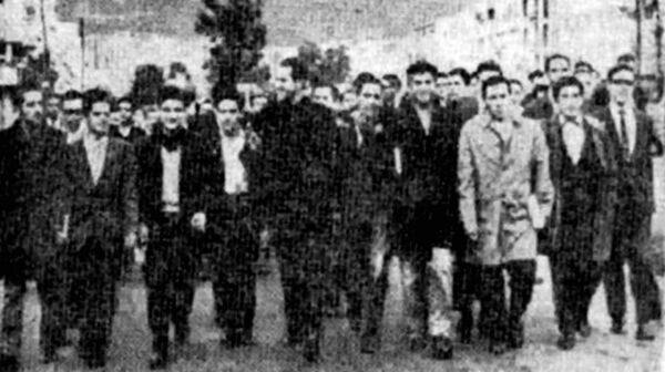 Camilo Torres con estudiantes Camilo Torres con estudiantes - Sputnik Mundo