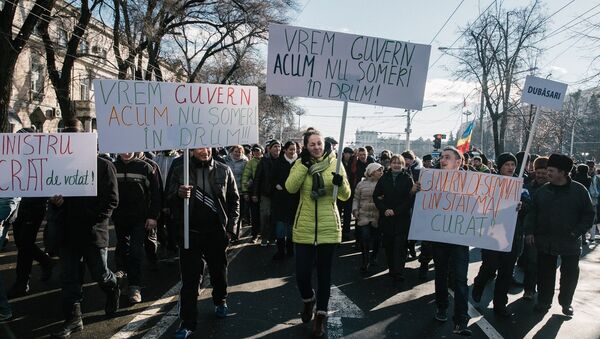 La oposición moldava sale a las calles en protesta contra nuevo Gobierno, el 16 de enero de 2016 - Sputnik Mundo