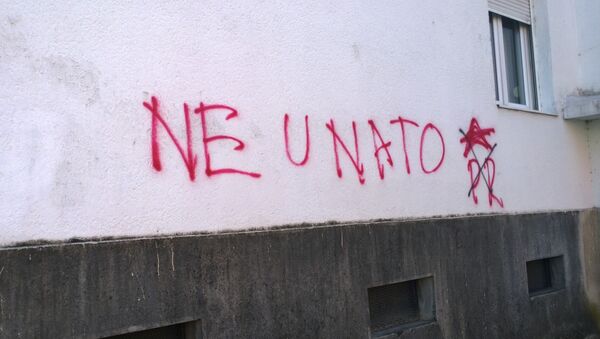 Anti-OTAN graffiti en Montenegro - Sputnik Mundo