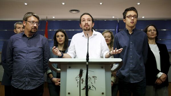 El líder de Podemos Pablo Iglesias habla durante una rueda de prensa - Sputnik Mundo