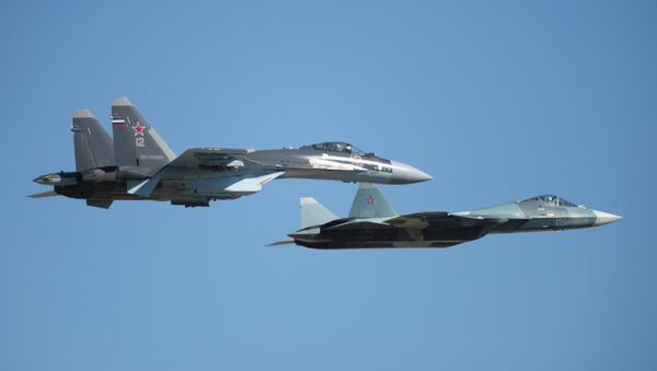 Cazas rusas Su-35S y T-50 - Sputnik Mundo