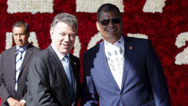 Juan Manuel Santos, presidente de Colombia, y Rafael Correa, presidente de Ecuador - Sputnik Mundo